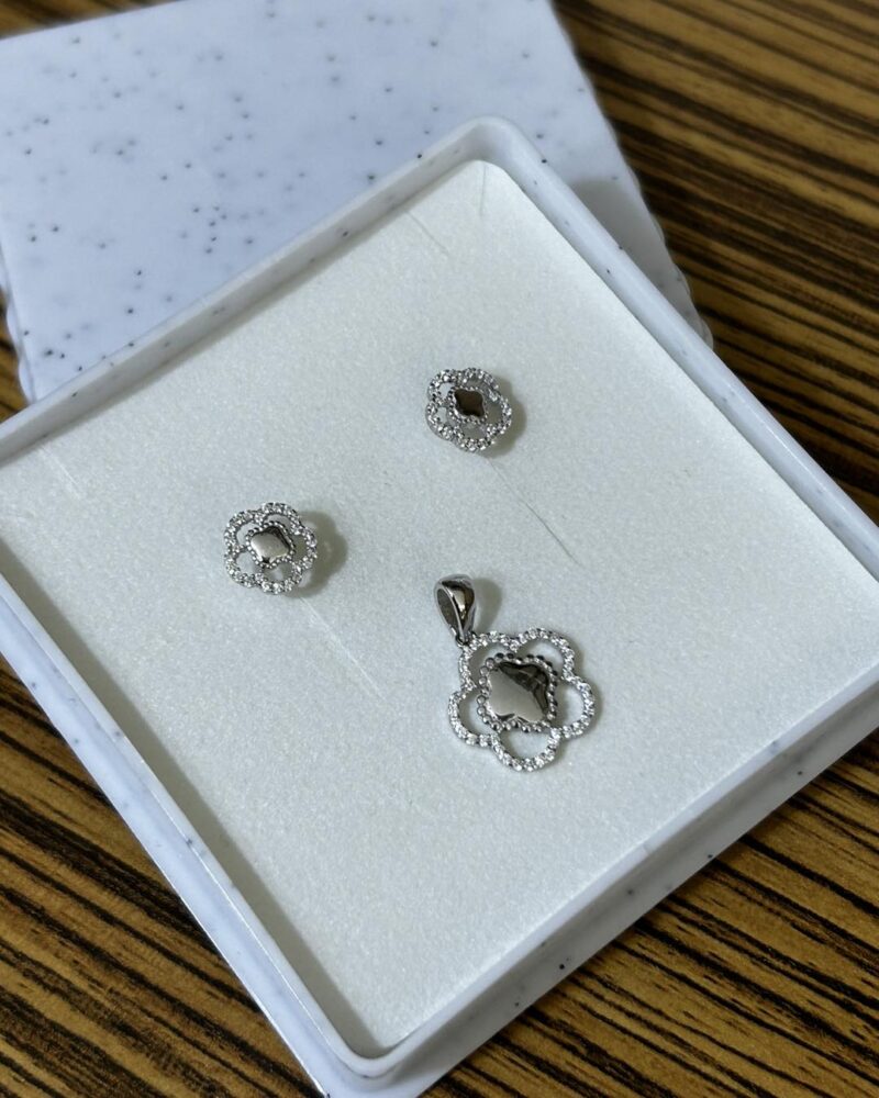 SREBRNI SET